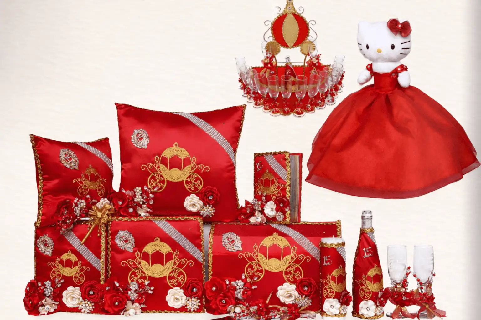 Colección de accesorios para quinceañera en color rojo con detalles dorados, que incluye cojines decorados con flores y carruaje bordado, libro, botella y copas para brindis, vela, y un peluche vestido con un elegante vestido rojo, todo presentado sobre un fondo claro neutro.